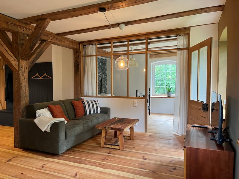 Küche und Wohnbereich der Ferienwohnung